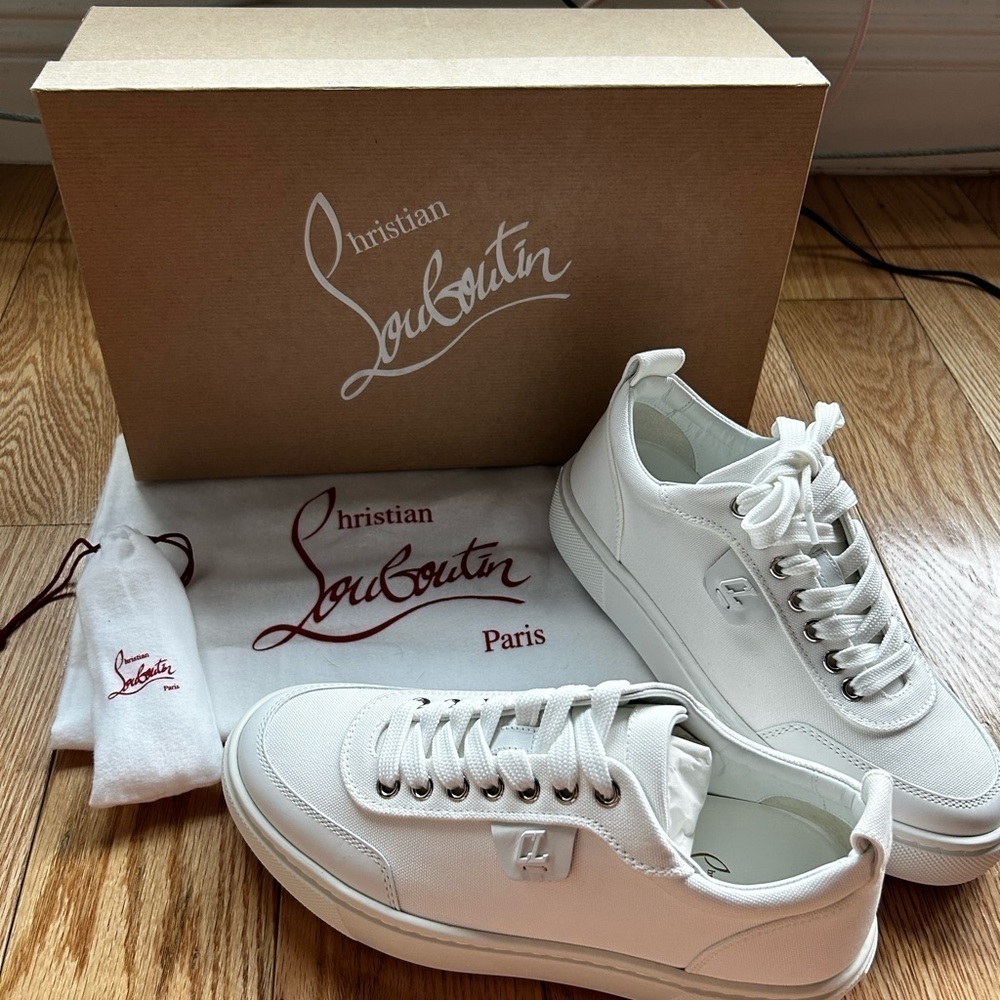 NIB Christian Louboutin Simplerui Leather Sneakers